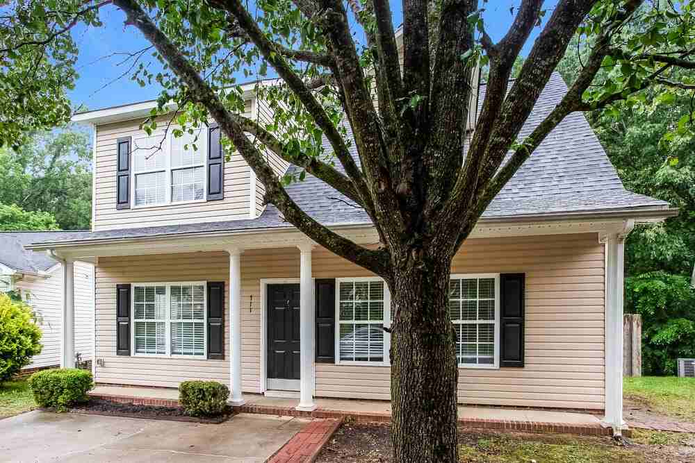 711 Continental Dr - Photo 4 of 17