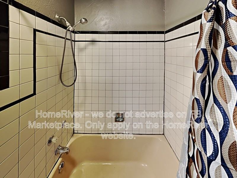 711 Hampshire Ave - Photo 3 of 28
