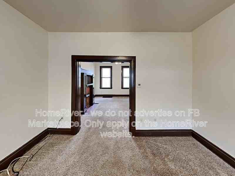 711 Hampshire Ave - Photo 5 of 28