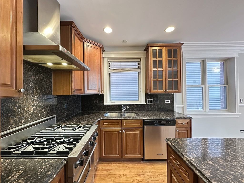 3721 N Clifton Ave #1 - Photo 3 of 21
