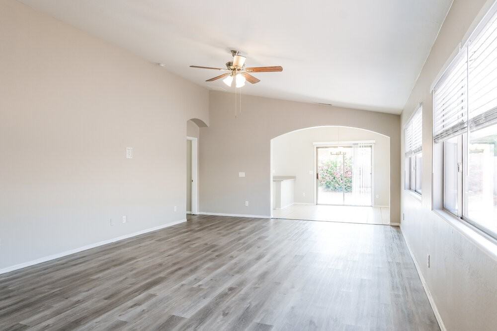 2710 S 108th Ave - Photo 5 of 16