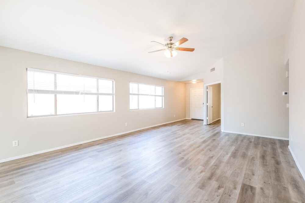 2710 S 108th Ave - Photo 6 of 16