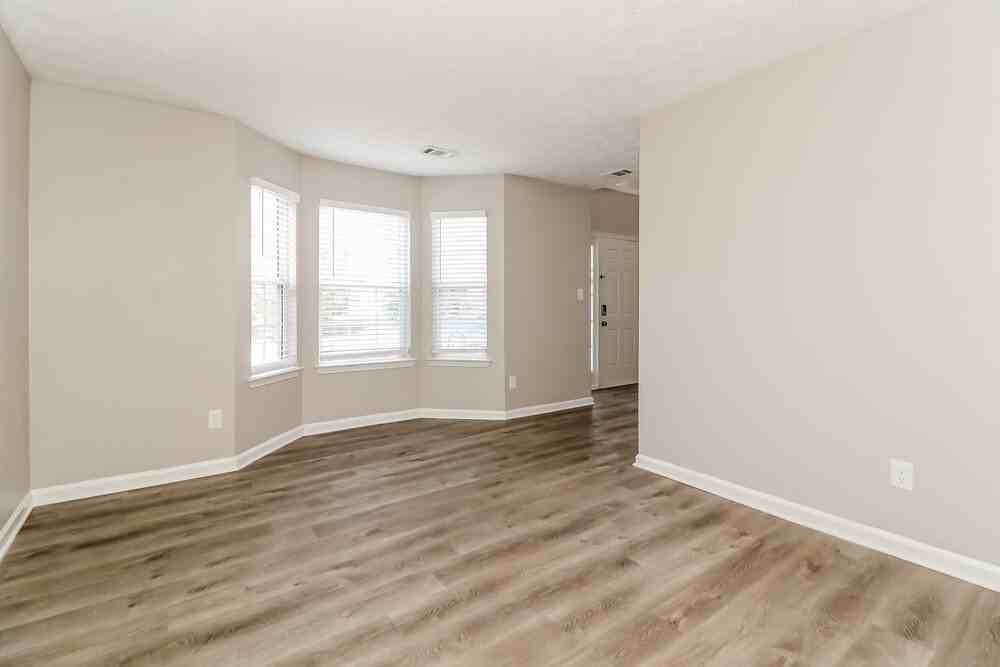 7023 Red Maple Ln - Photo 4 of 17