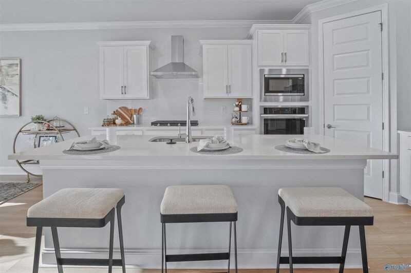 22879 Ansley Dr - Photo 2 of 13