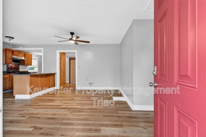 704 E Lexington Ave - Photo 2 of 38