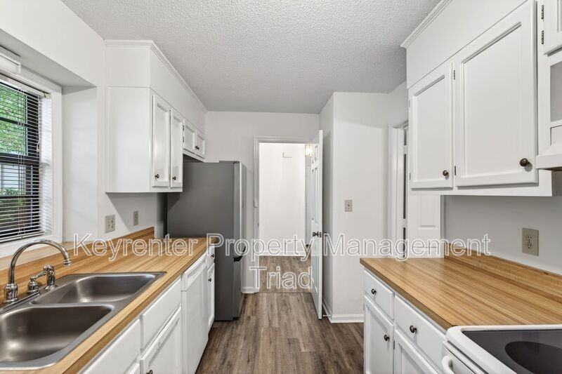 1223 Watermark Ct - Photo 2 of 27