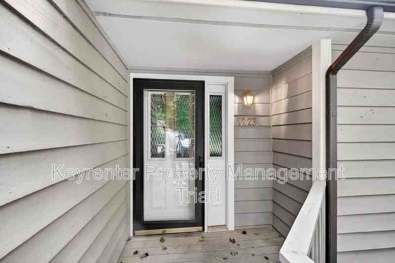 1223 Watermark Ct - Photo 7 of 27