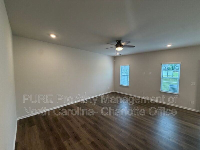 519 San Marco Dr - Photo 4 of 35