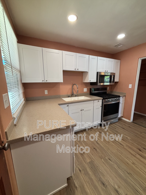 1104 Acoma Pl - Photo 2 of 17