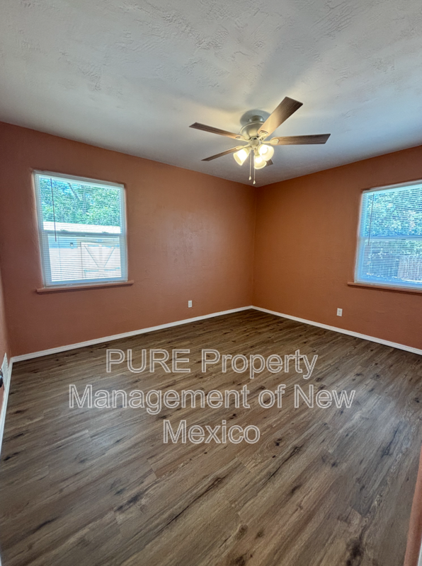 1104 Acoma Pl - Photo 3 of 17