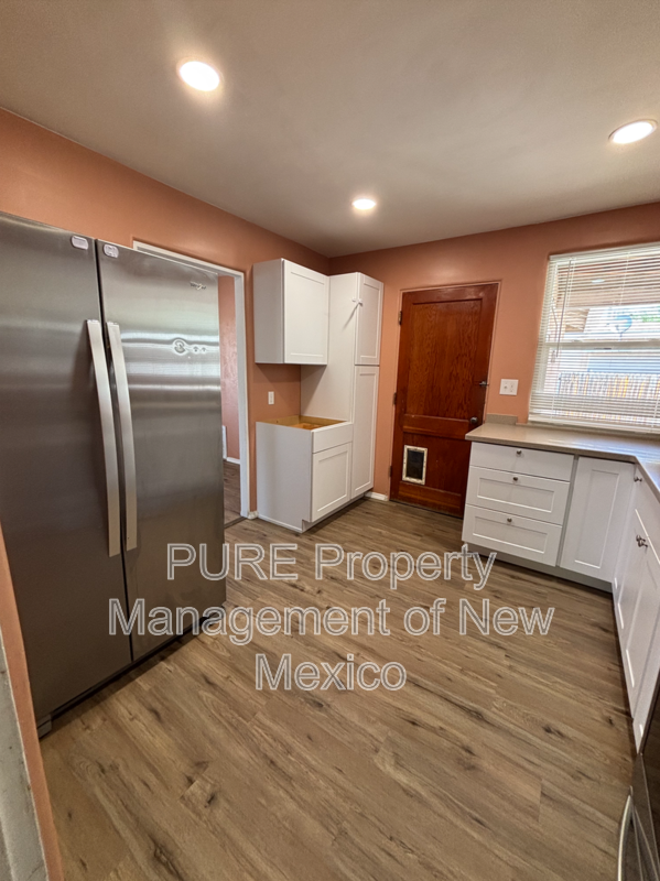 1104 Acoma Pl - Photo 5 of 17