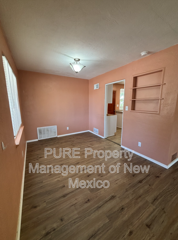 1104 Acoma Pl - Photo 6 of 17