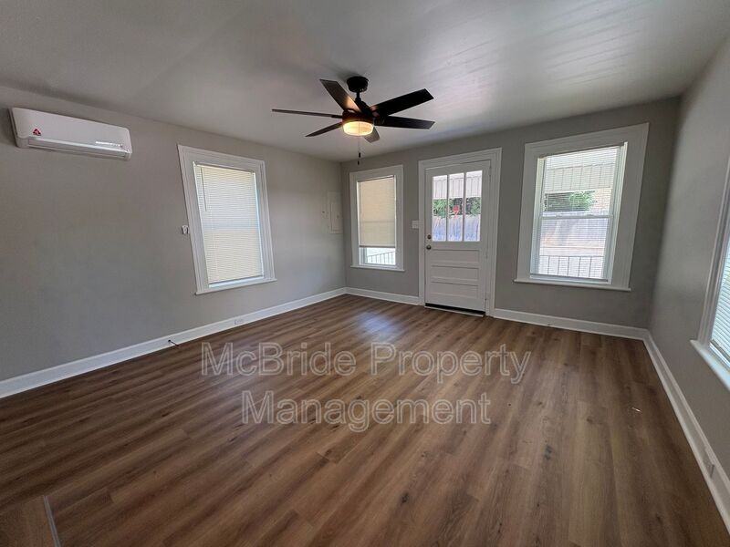 1836 Greene St - Photo 3 of 11