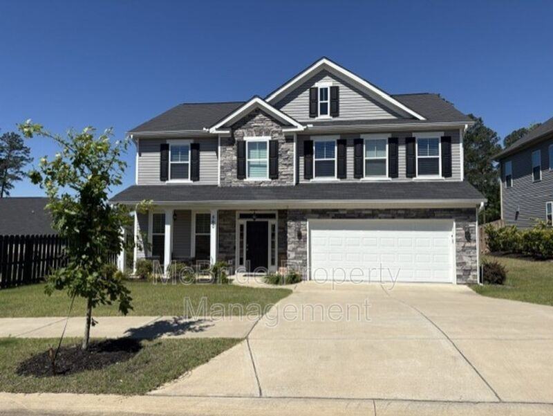 560 Hampton Dr