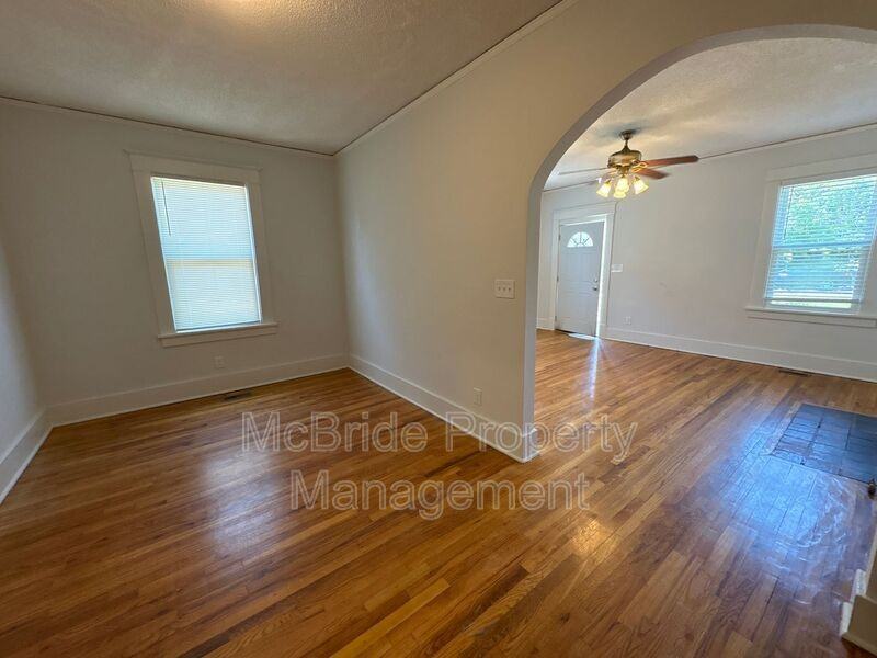 1112 Troupe St - Photo 5 of 13