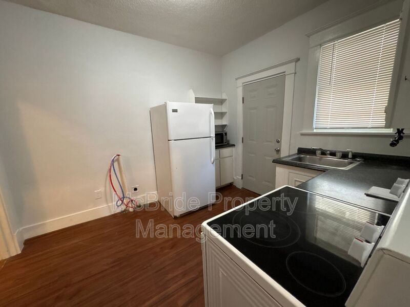 1112 Troupe St - Photo 6 of 13