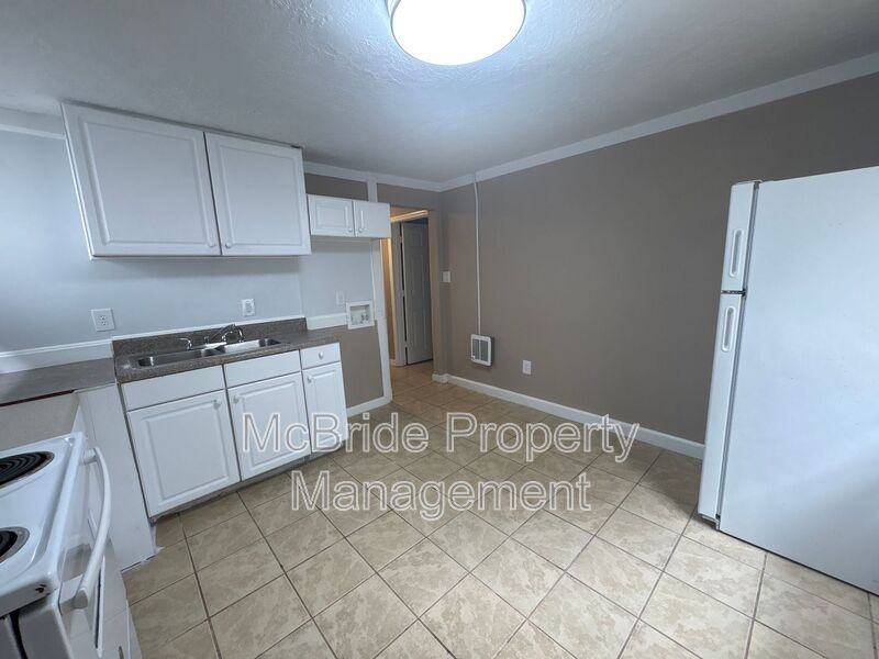 1838 Watkins St - Photo 5 of 10