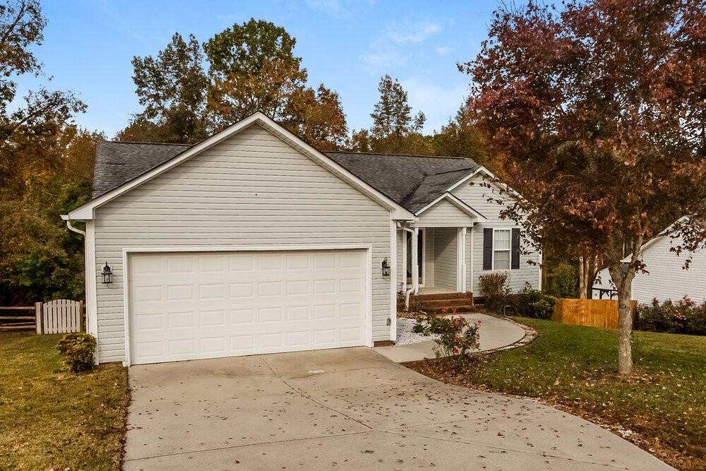 1641 Red Bird Cir - Photo 3 of 16