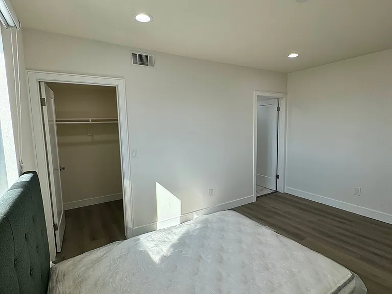 1269 W 36th St. - Photo 5 of 14