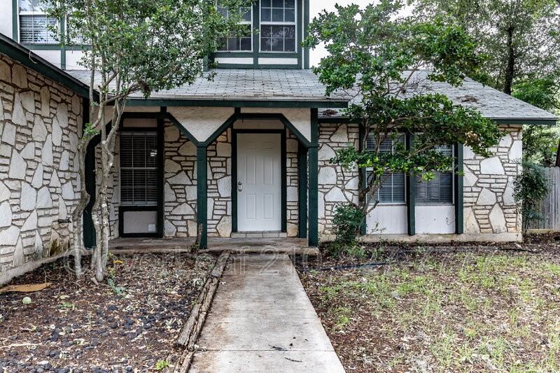 6026 Bloomwood St - Photo 3 of 41