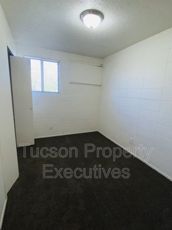 5770 E 10th St - Photo 7 of 17