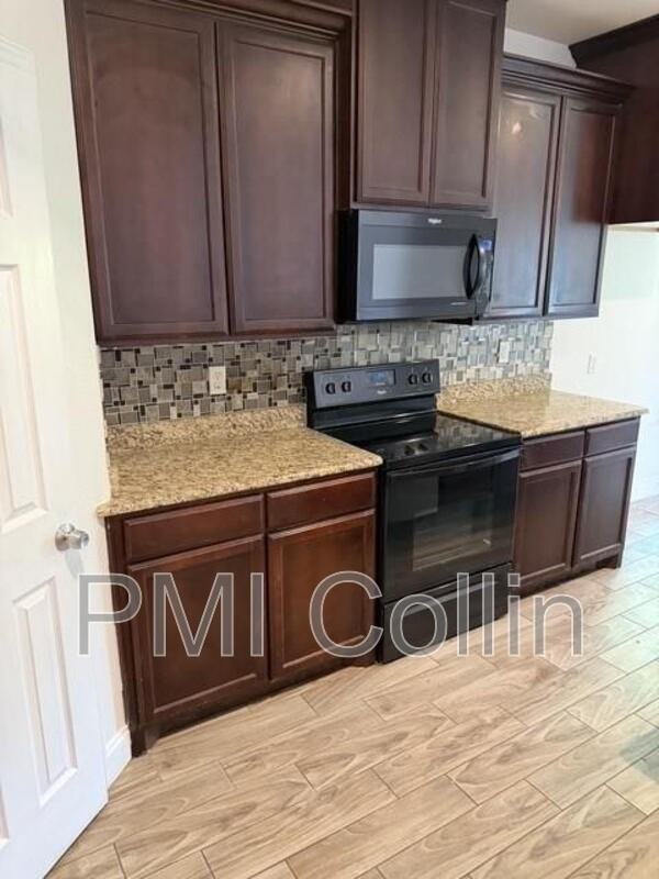 1421 Jones St - Photo 2 of 8