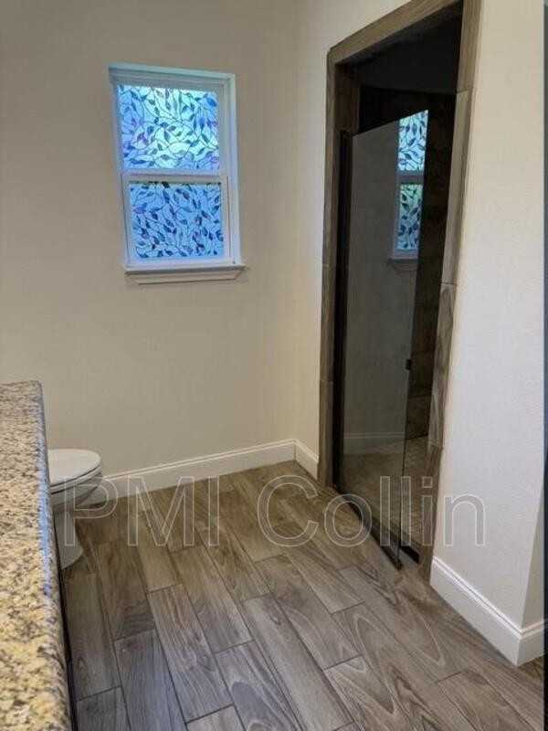 1421 Jones St - Photo 4 of 8