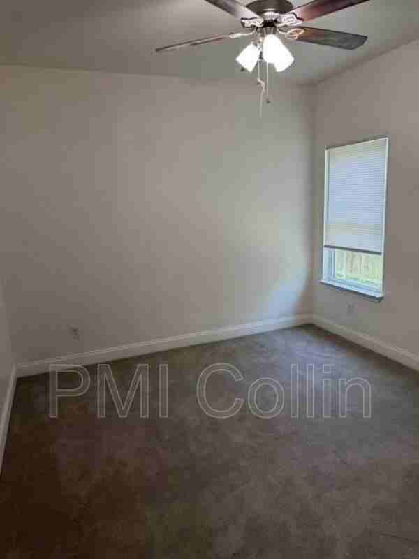 1421 Jones St - Photo 7 of 8