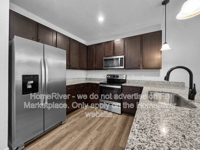 1717 Sound Haven Ct - Photo 5 of 18