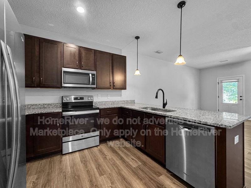 1717 Sound Haven Ct - Photo 7 of 18