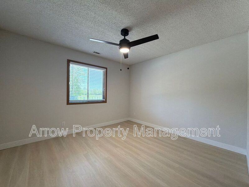 2334 N 44th St #19 - Photo 7 of 15