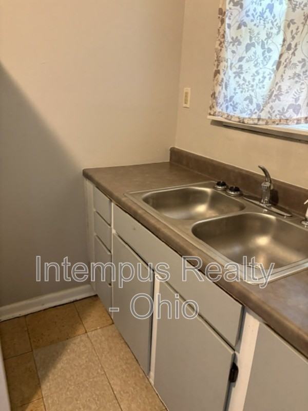 539 Falls Ave #3 - Photo 2 of 9