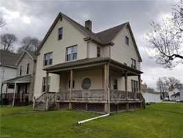 featured image of 35 Neil St #1