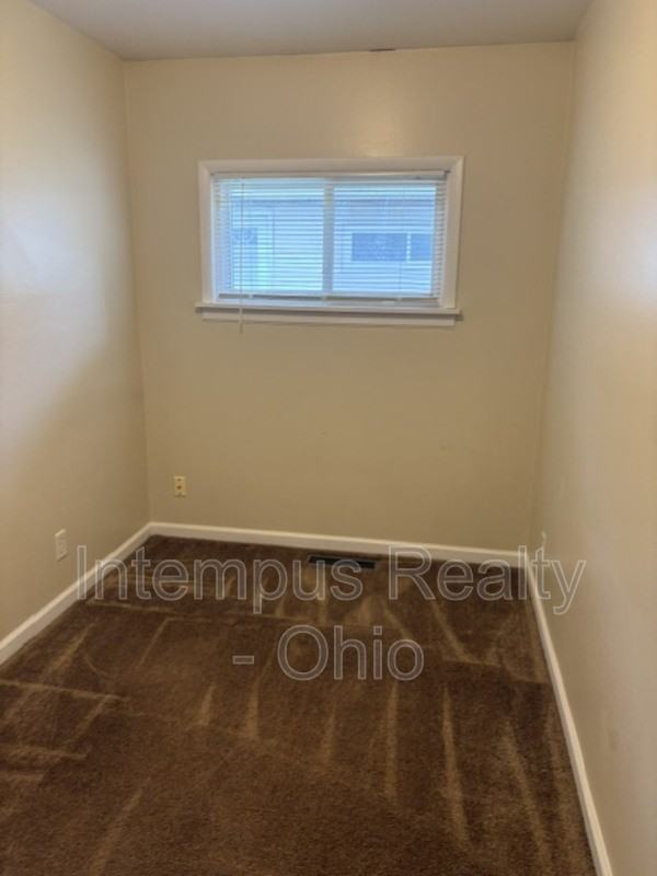 339 N Roanoke Ave - Photo 7 of 7