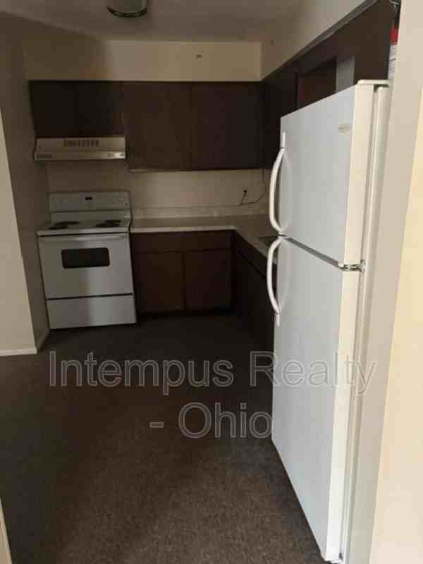 203 S Elruth Ave #4 - Photo 2 of 7