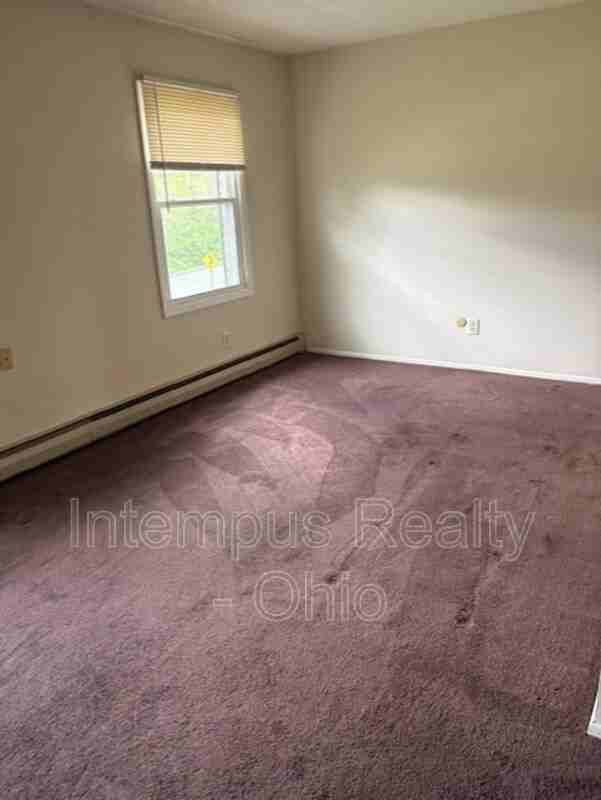 203 S Elruth Ave #4 - Photo 3 of 7