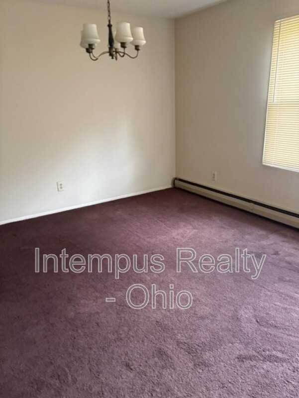 203 S Elruth Ave #4 - Photo 4 of 7