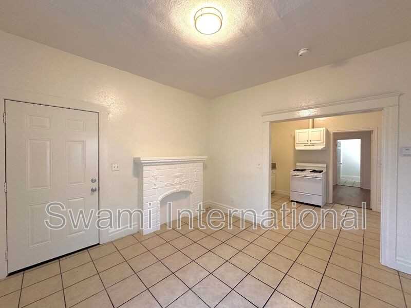 932 W 62nd St - Photo 2 of 22