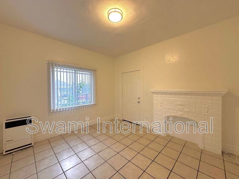 932 W 62nd St - Photo 3 of 22