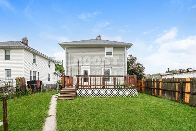 103 N Clairmont Ave - Photo 2 of 9