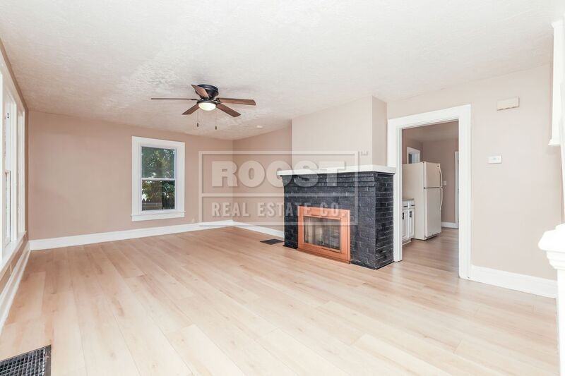 103 N Clairmont Ave - Photo 3 of 9