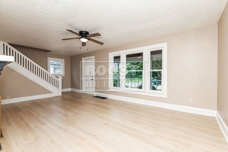 103 N Clairmont Ave - Photo 4 of 9