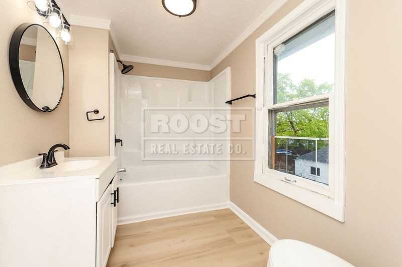 103 N Clairmont Ave - Photo 7 of 9