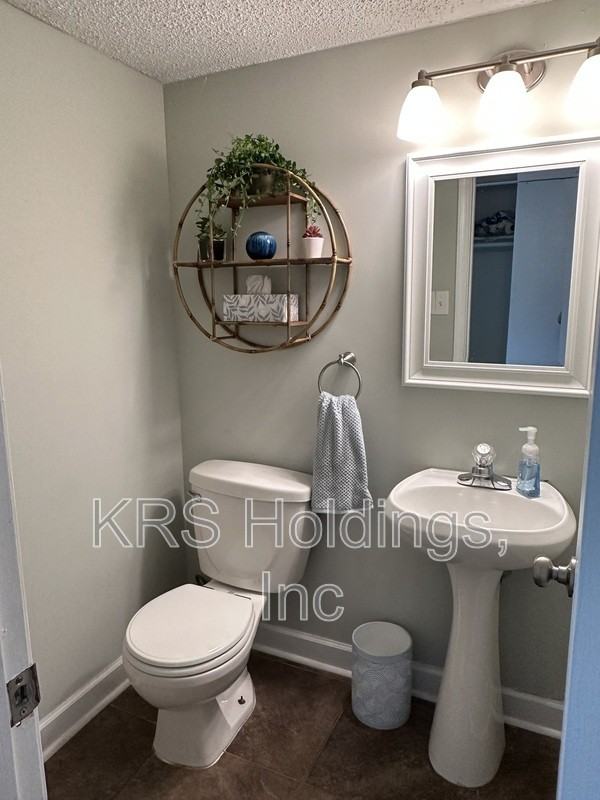 896 Jamestown Landing Rd - Photo 6 of 13