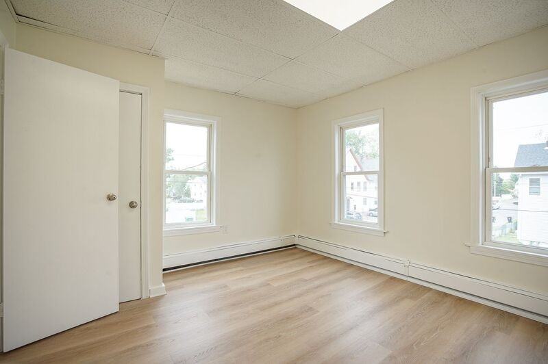 3 Charles St #2R - Photo 5 of 16