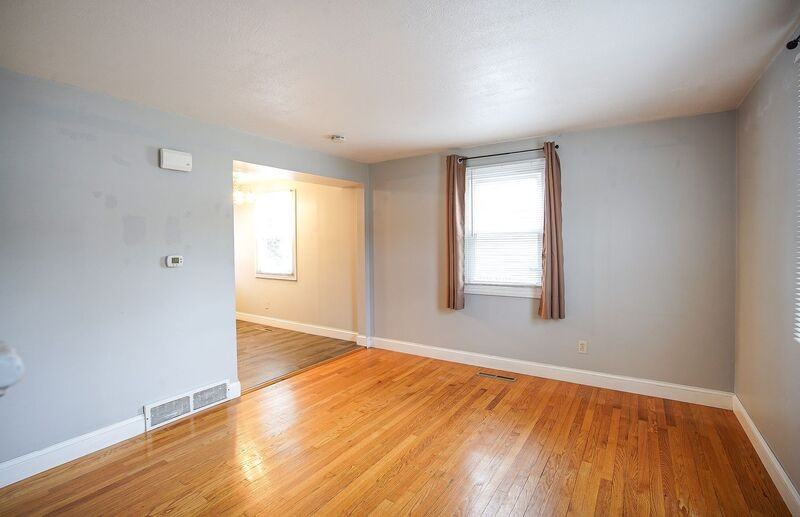 39 Greenwood St - Photo 3 of 15