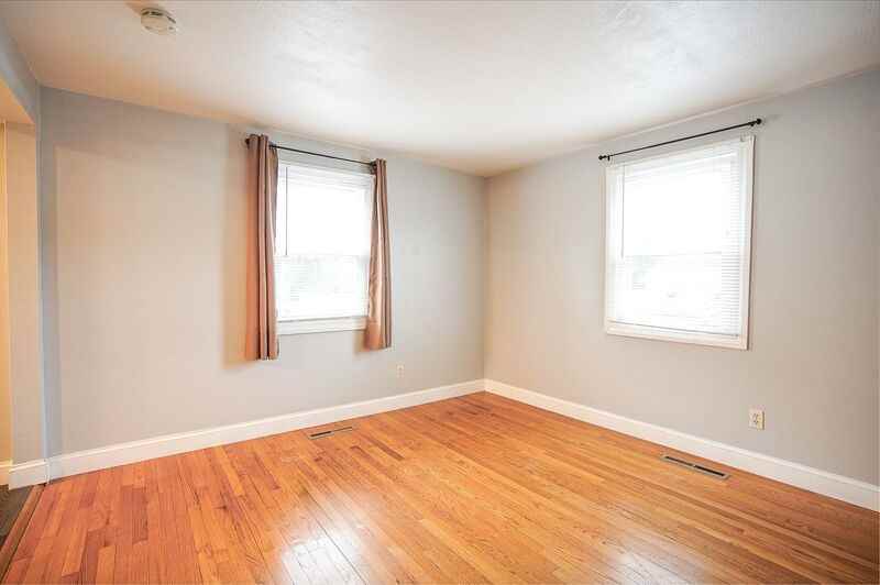 39 Greenwood St - Photo 5 of 15