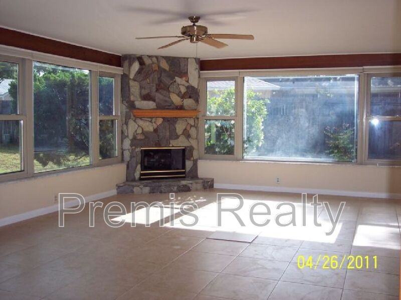 1281 Stony Brook Ln - Photo 5 of 13