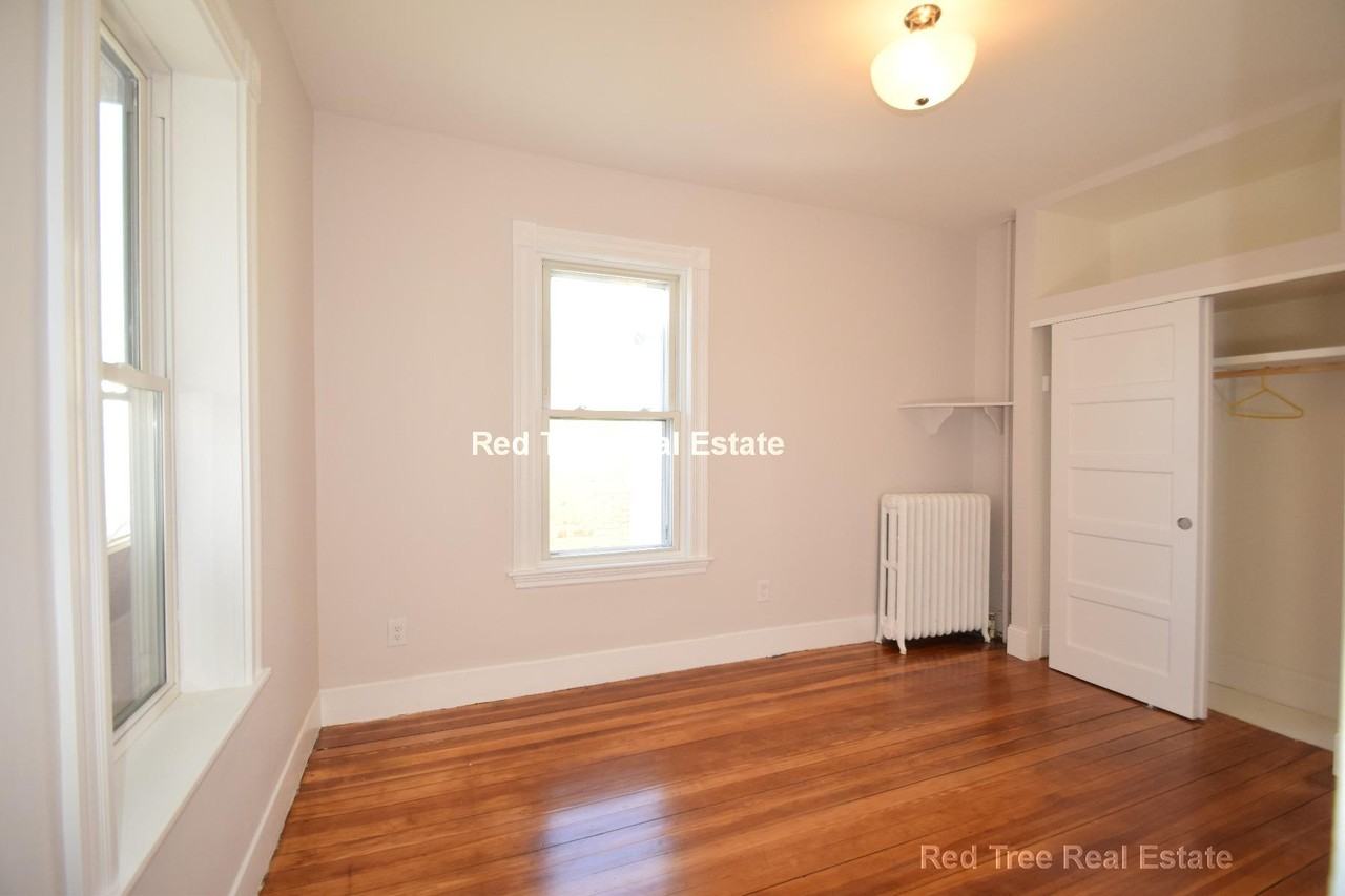 755 Saratoga St #2 - Photo 4 of 20