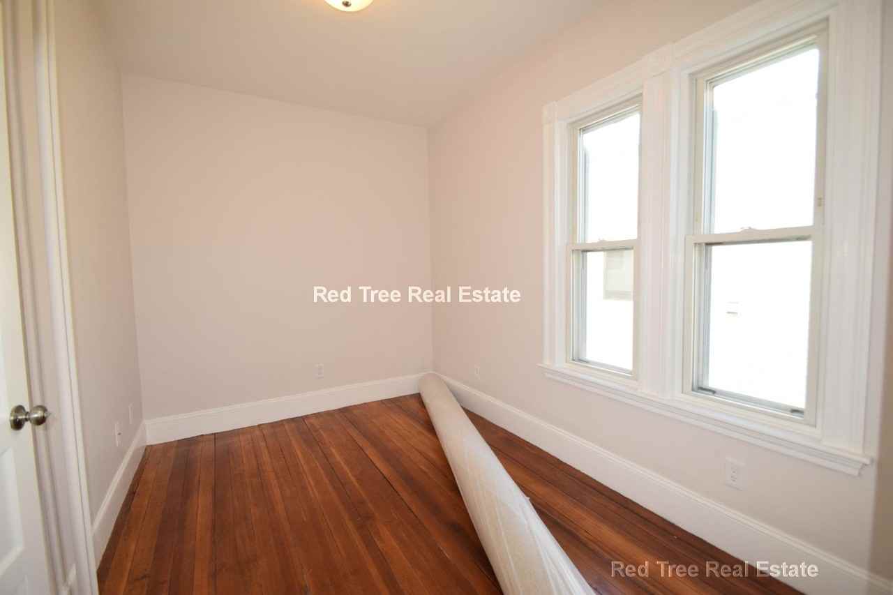 755 Saratoga St #2 - Photo 5 of 20